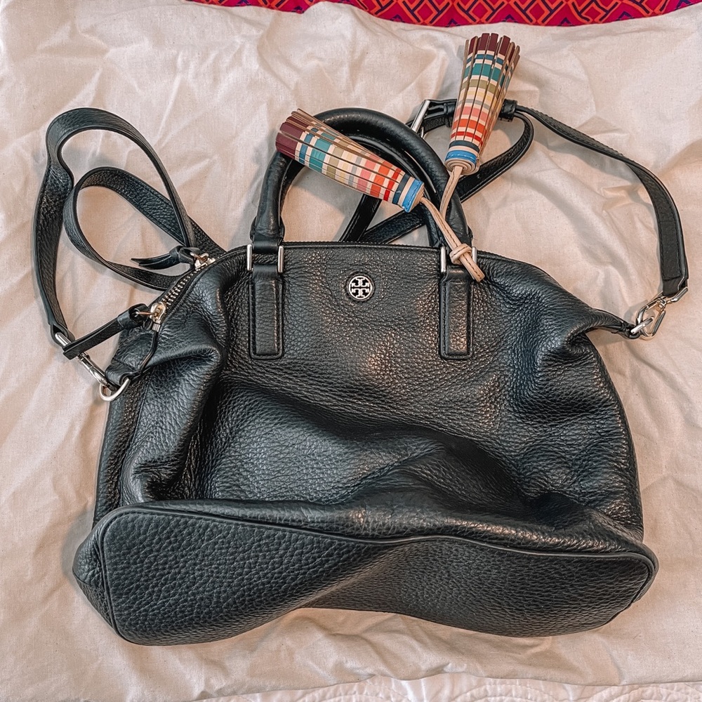 AUTHENTIC TORY BURCH CROSS BODY BAG IN BLACK
